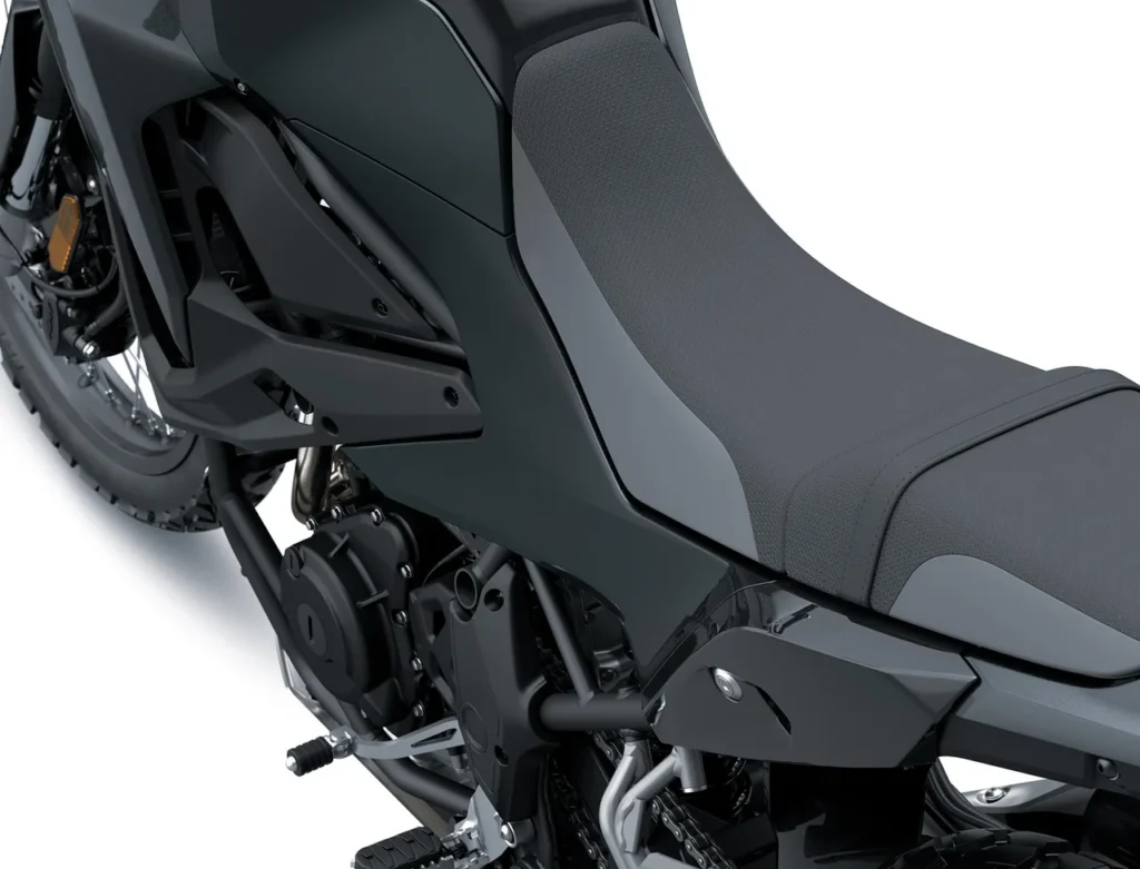 CUSTOMISABLE SEATING COMBINATION